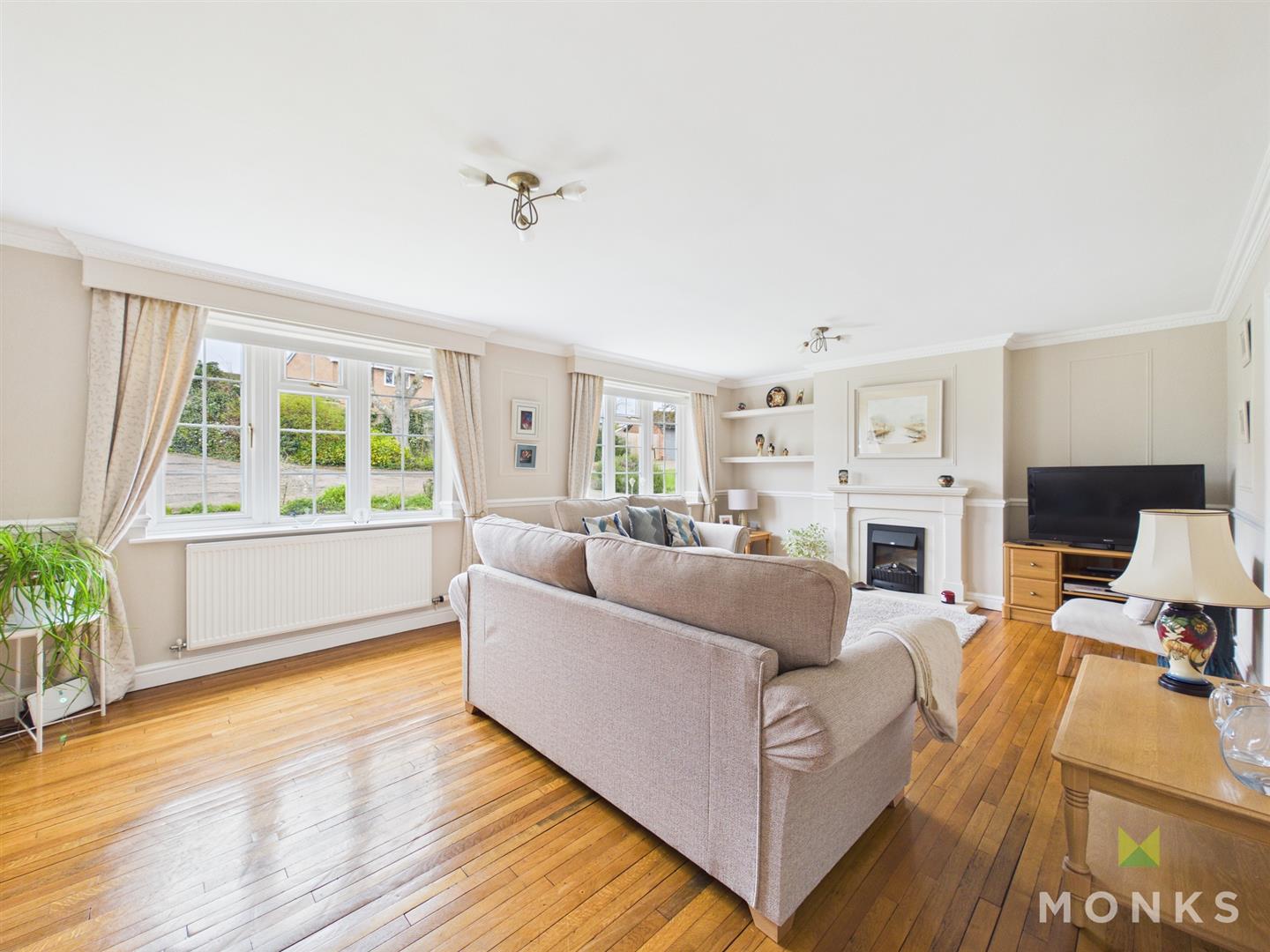 17 Glentworth Close, Oswestry, SY10 9PY For Sale